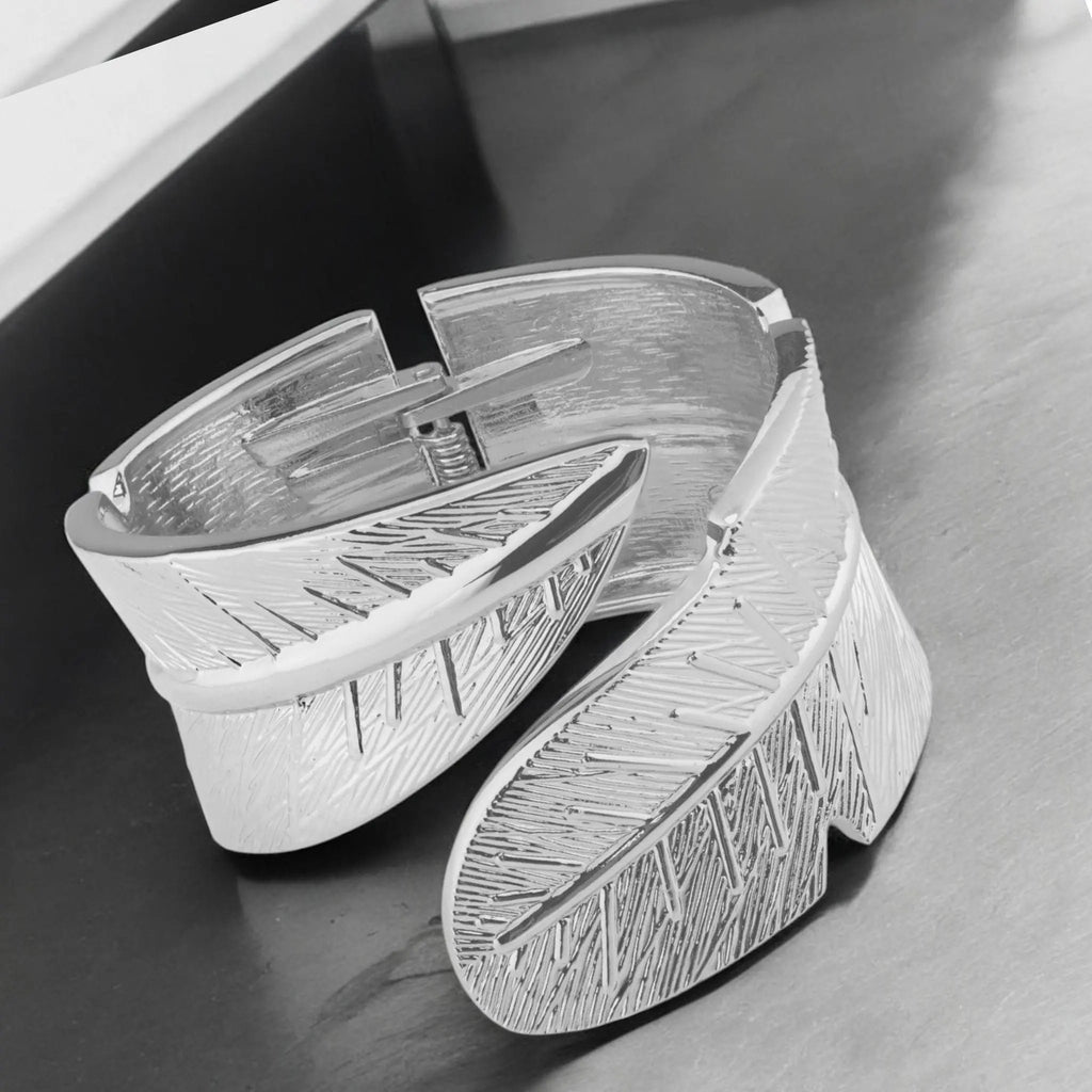 Vesta Feather Bangle N3VO