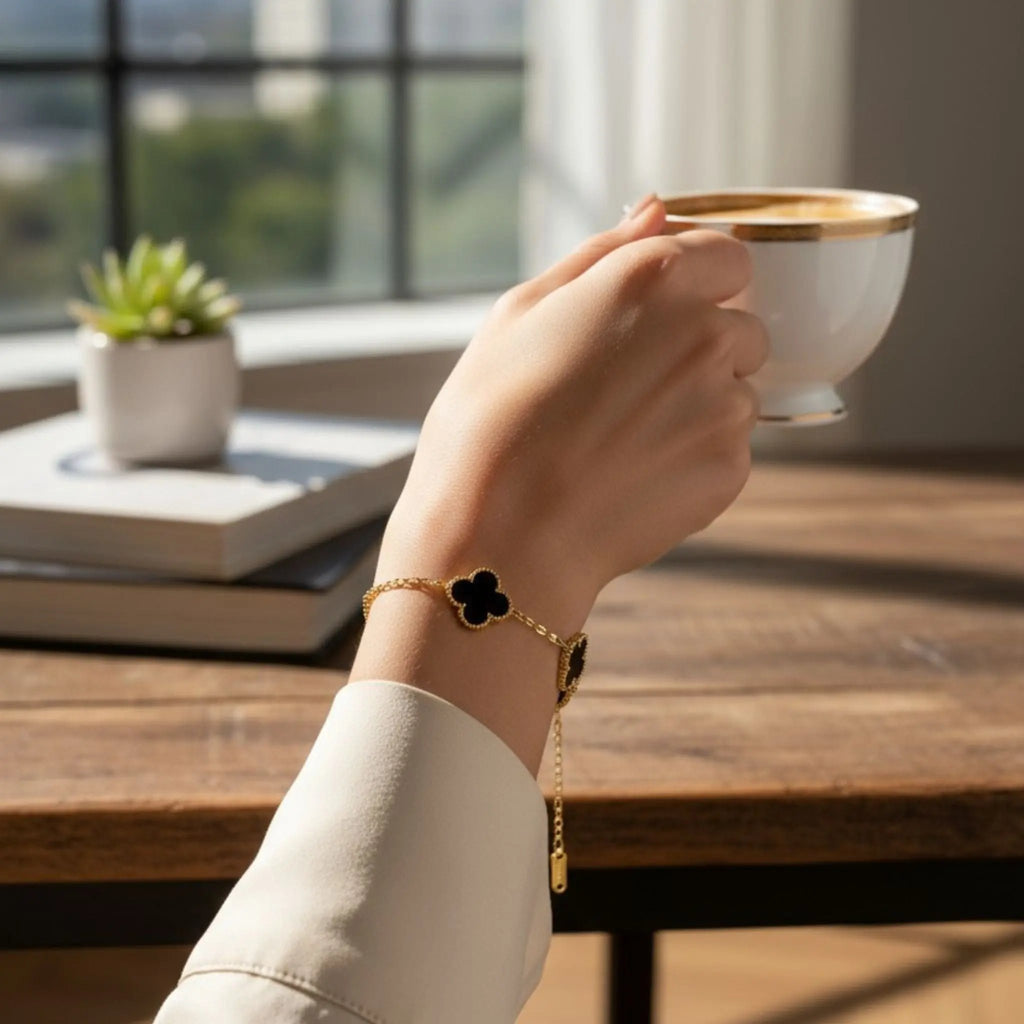 Noir Clover Bracelet N3VO