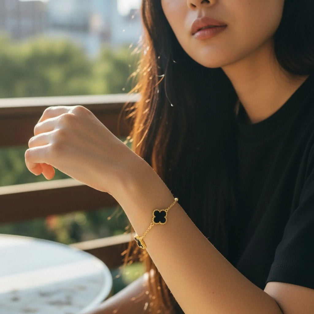 Noir Clover Bracelet N3VO