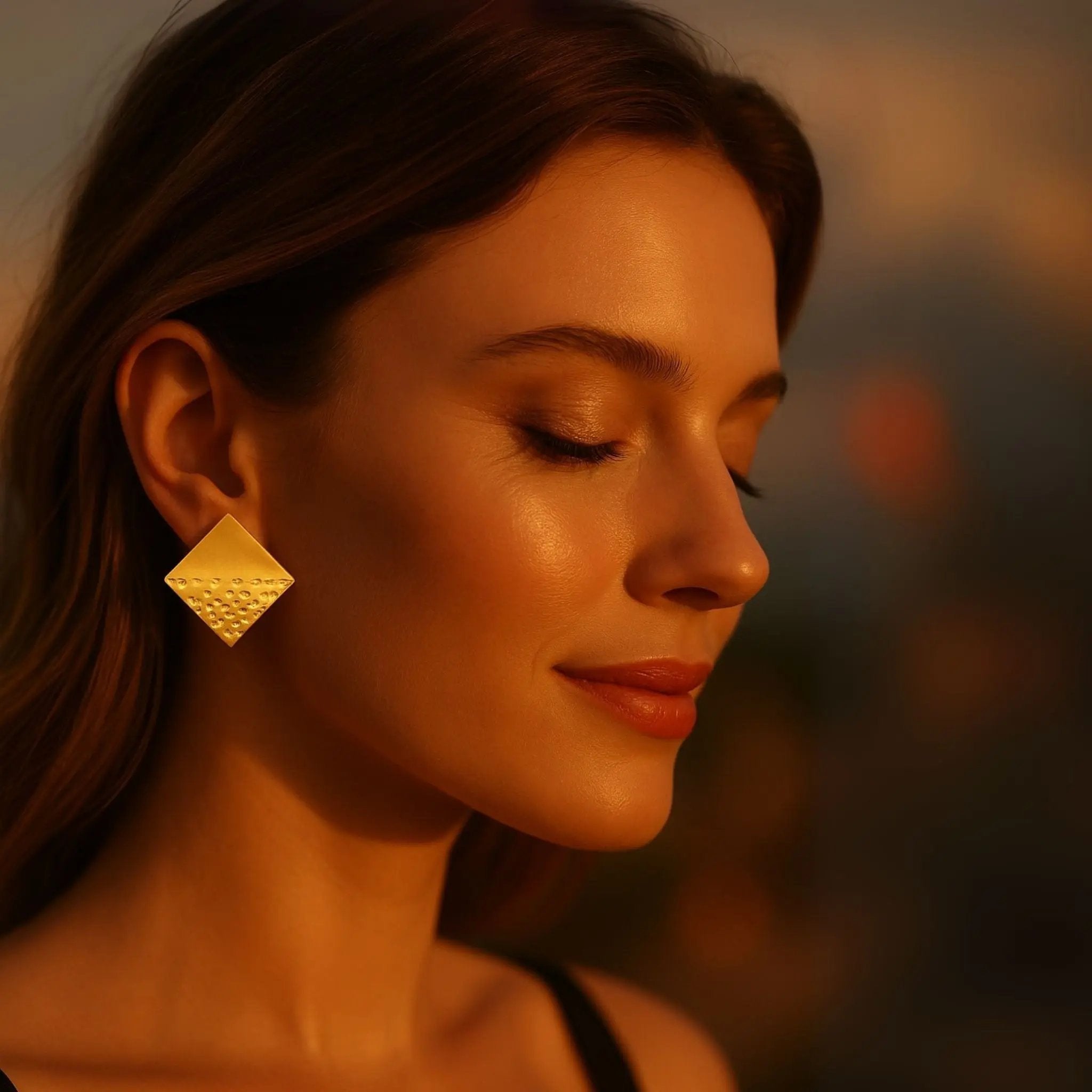 Hammered Diamond Earrings N3VO