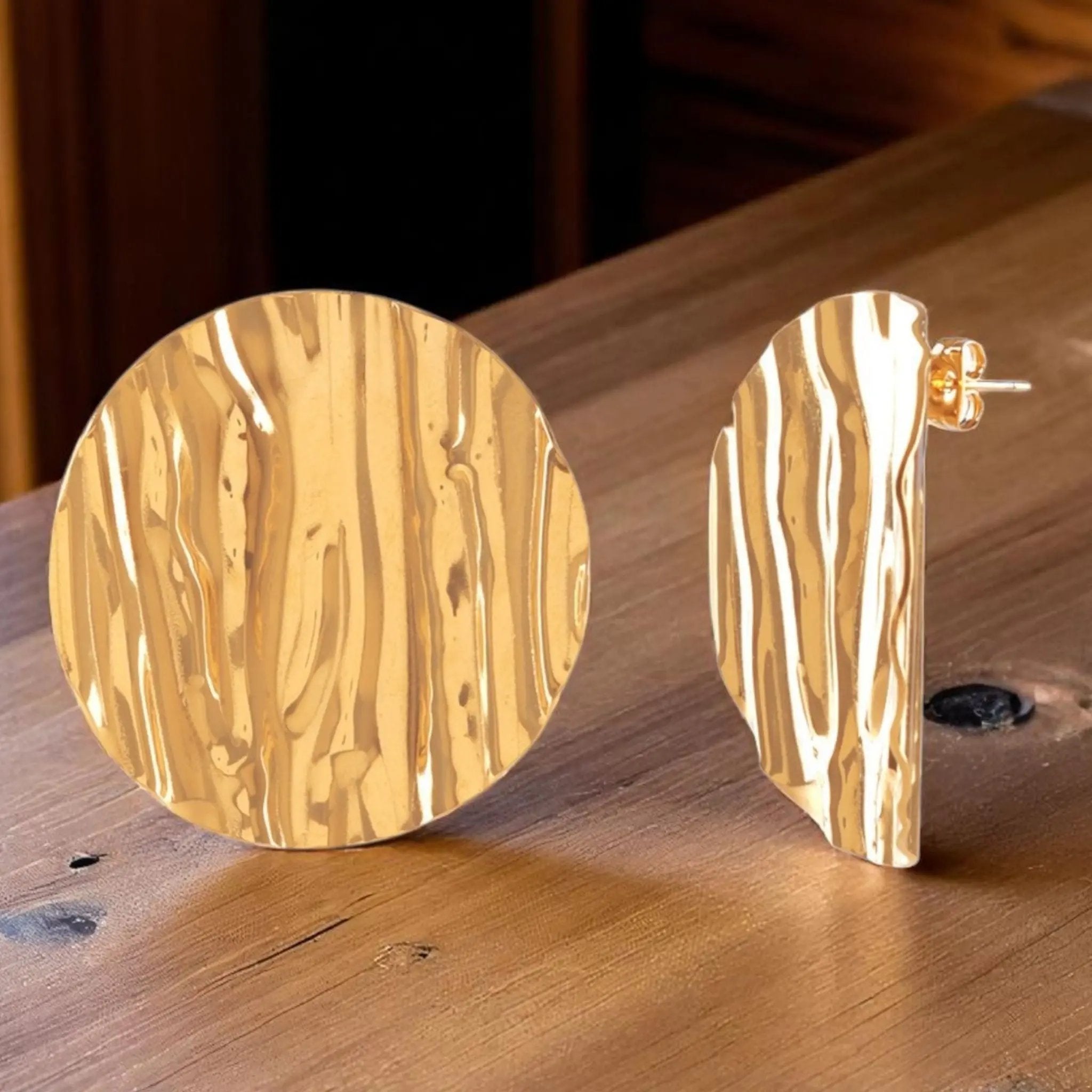 Textured Stud Earrings N3VO