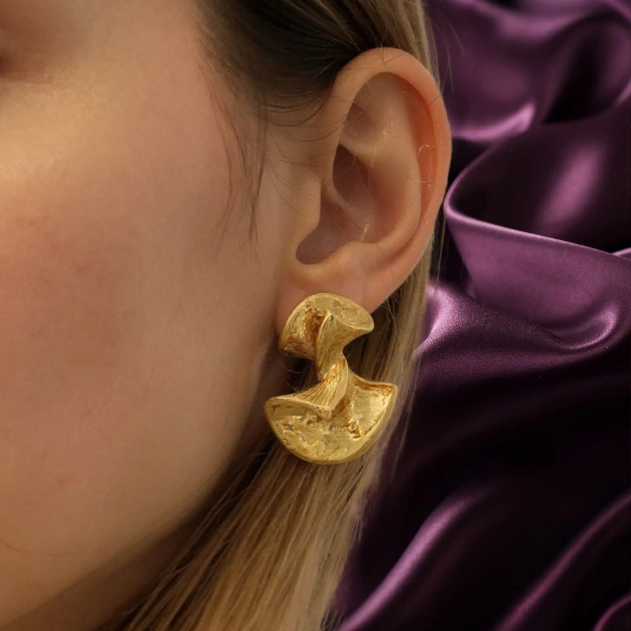 Liquid Gold Studs N3VO